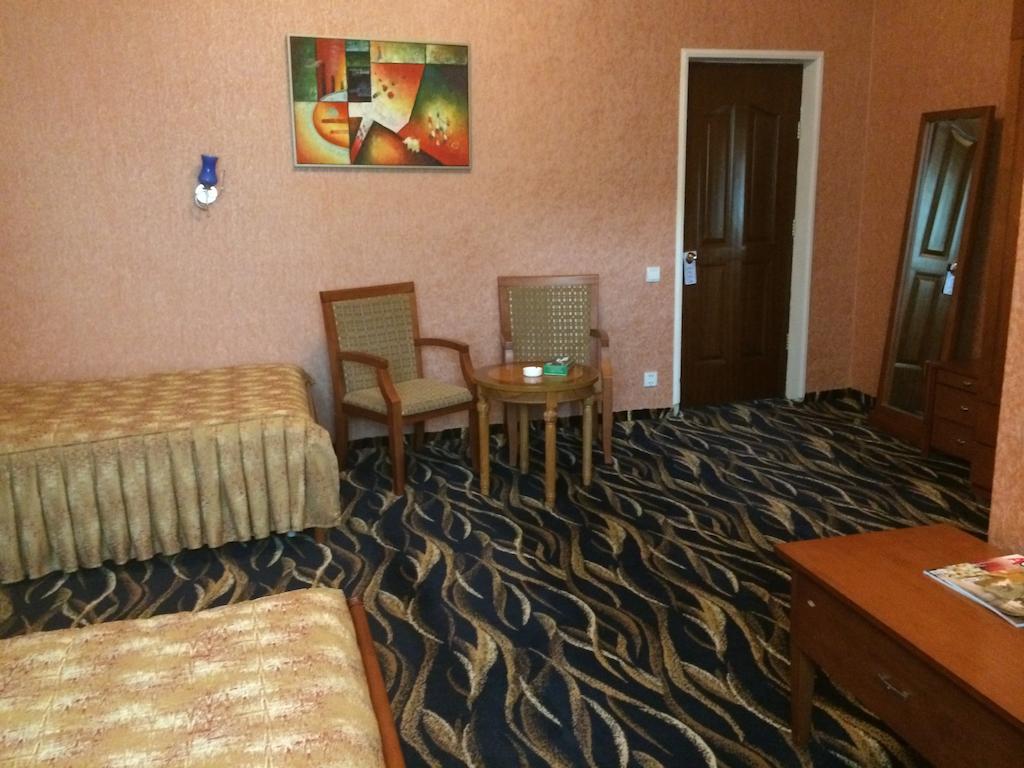 Nairi Hotel Dzjermoek Buitenkant foto