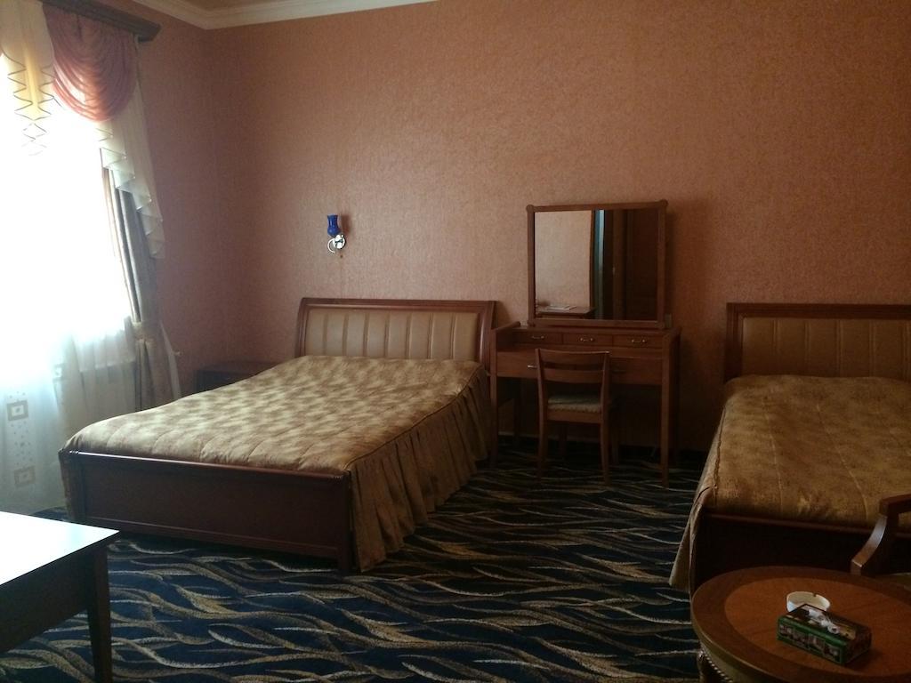 Nairi Hotel Dzjermoek Buitenkant foto