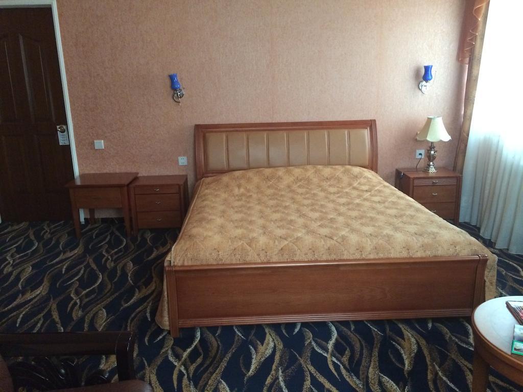 Nairi Hotel Dzjermoek Buitenkant foto