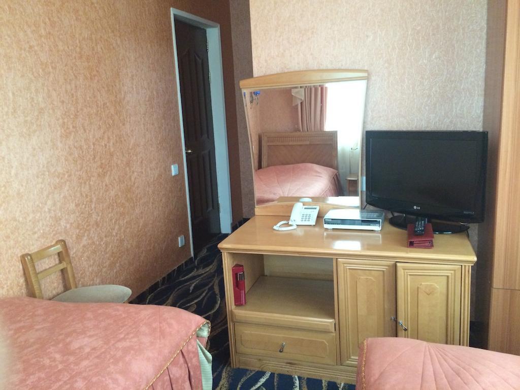 Nairi Hotel Dzjermoek Buitenkant foto