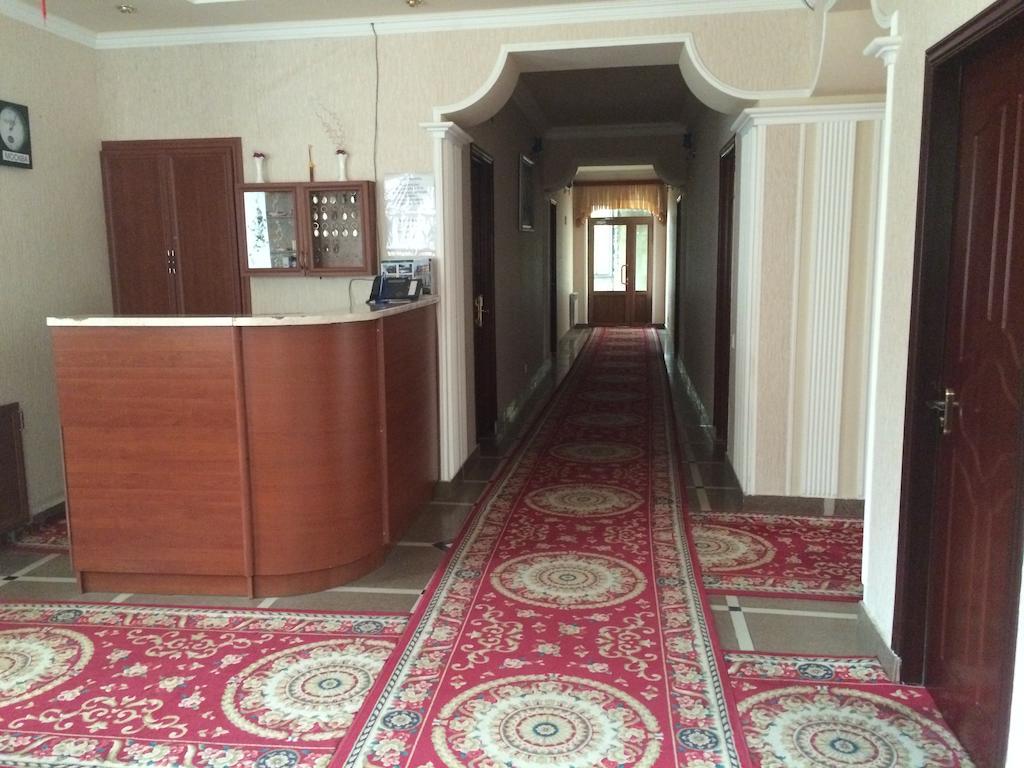 Nairi Hotel Dzjermoek Buitenkant foto