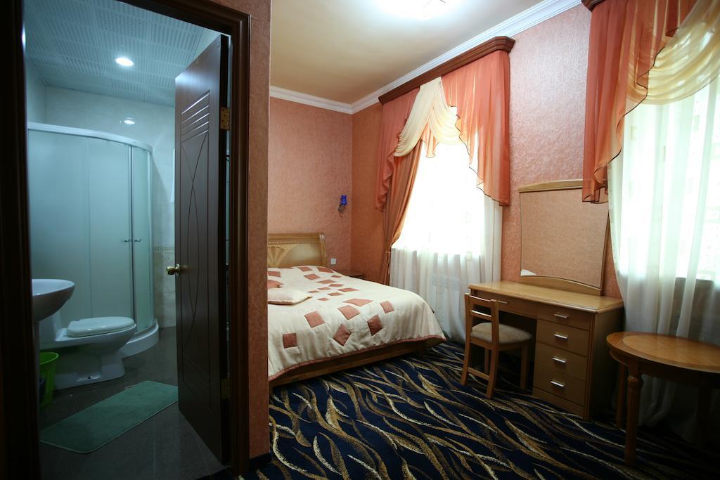 Nairi Hotel Dzjermoek Buitenkant foto