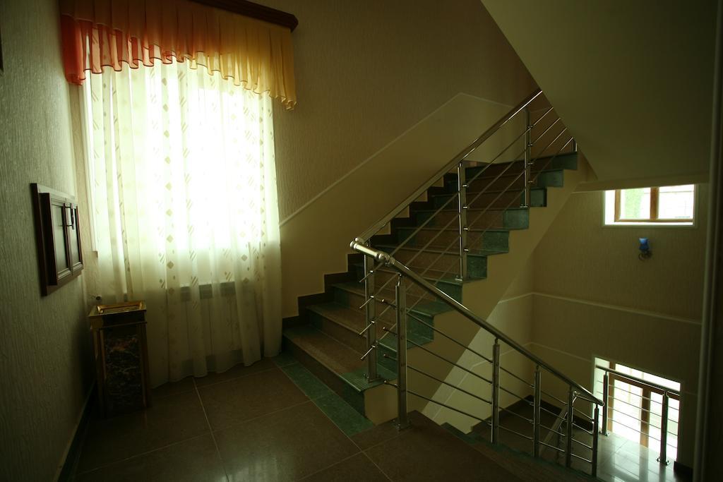 Nairi Hotel Dzjermoek Buitenkant foto