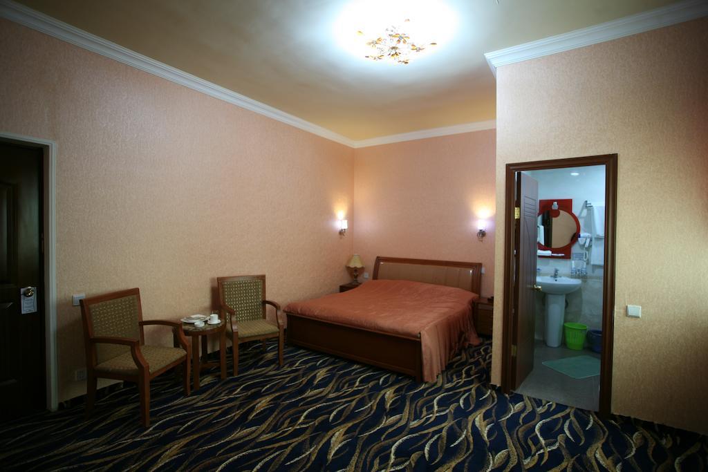 Nairi Hotel Dzjermoek Buitenkant foto