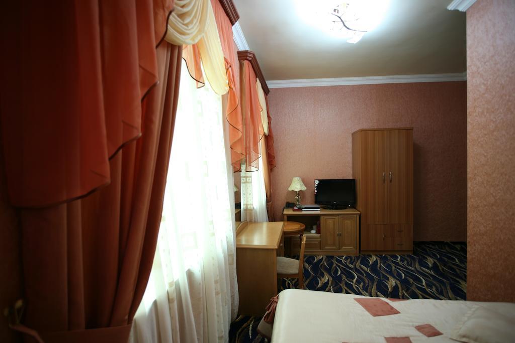 Nairi Hotel Dzjermoek Buitenkant foto