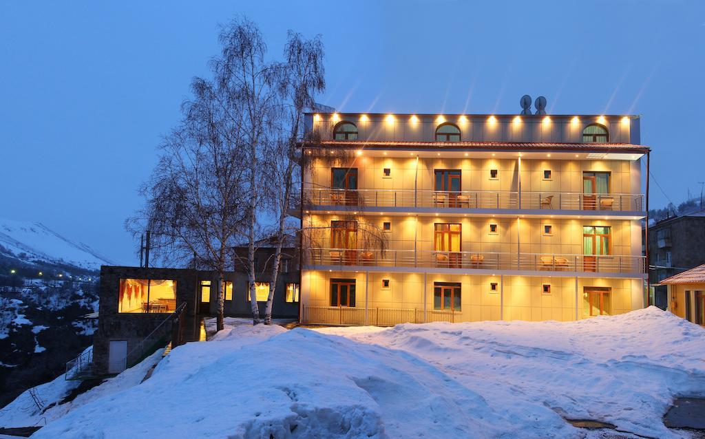 Nairi Hotel Dzjermoek Buitenkant foto