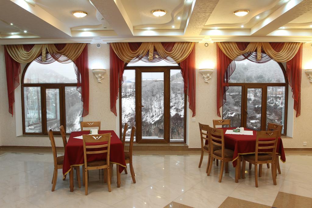 Nairi Hotel Dzjermoek Buitenkant foto