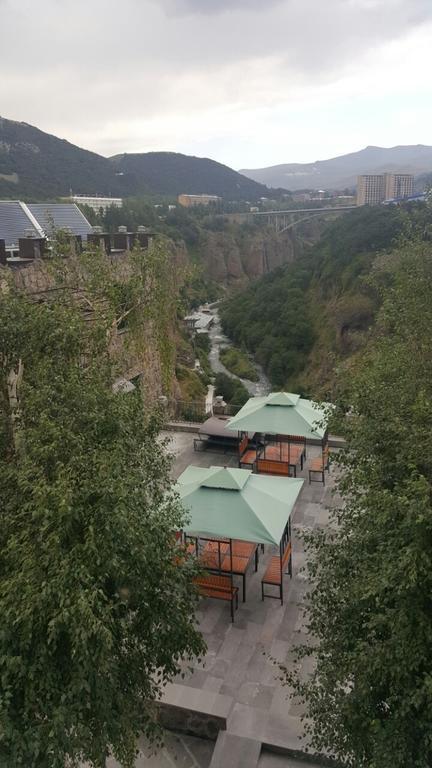Nairi Hotel Dzjermoek Buitenkant foto