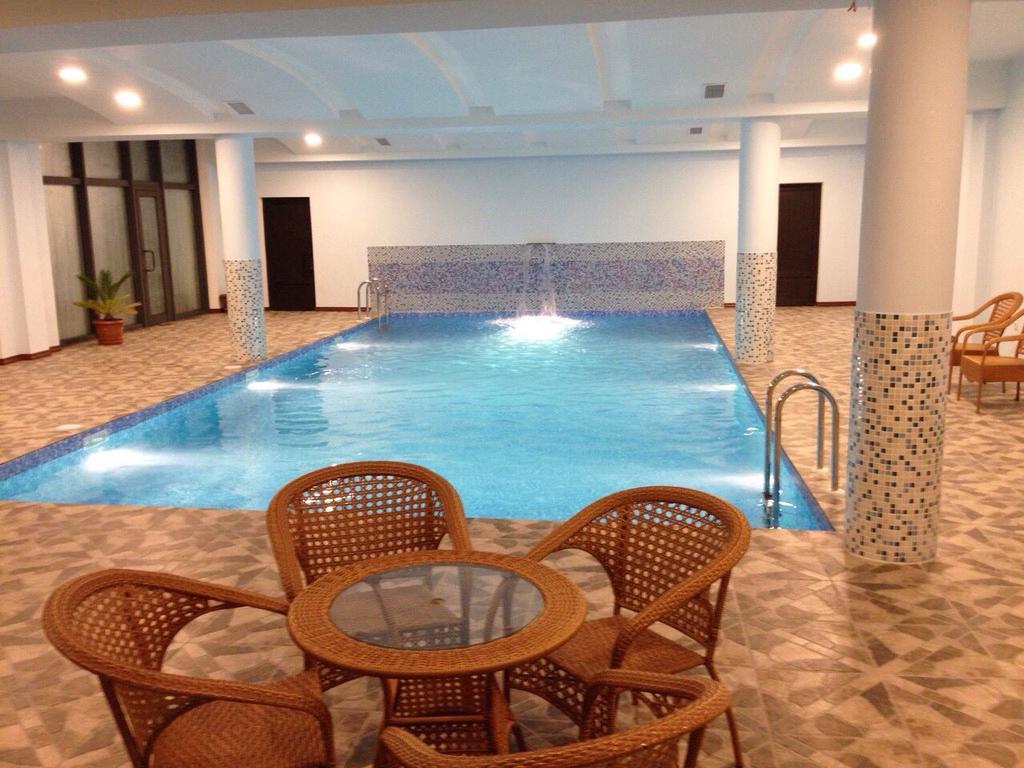 Nairi Hotel Dzjermoek Buitenkant foto